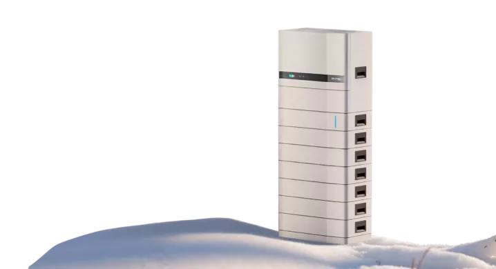 Haus der Energie – Stromspeicher im Wintereinsatz Stromspeicher von Haus der Energie im Schnee