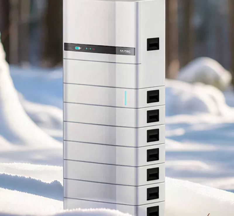 Haus der Energie – Stromspeicher im Winter Stromspeicher von Haus der Energie im Schnee